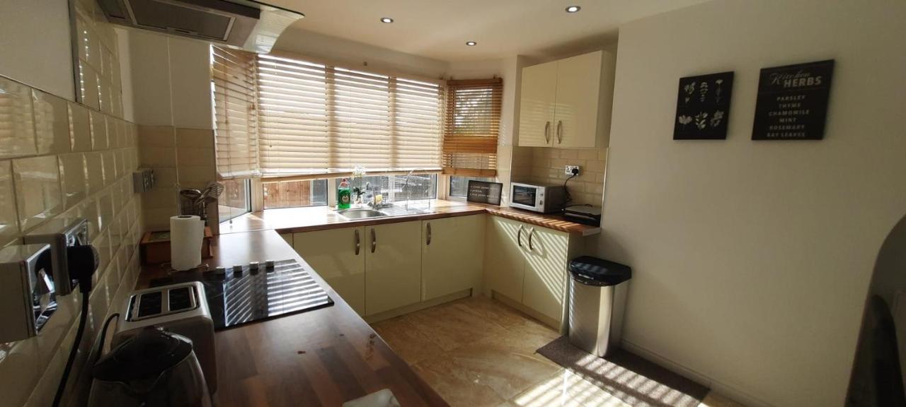Stylish And Homey 3 Bedroom House With Free Parking & Wi-Fi Minworth Exterior foto