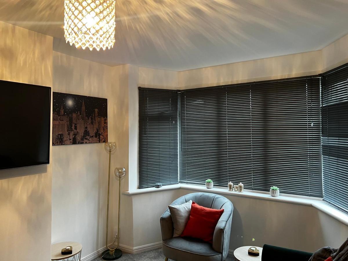 Stylish And Homey 3 Bedroom House With Free Parking & Wi-Fi Minworth Exterior foto