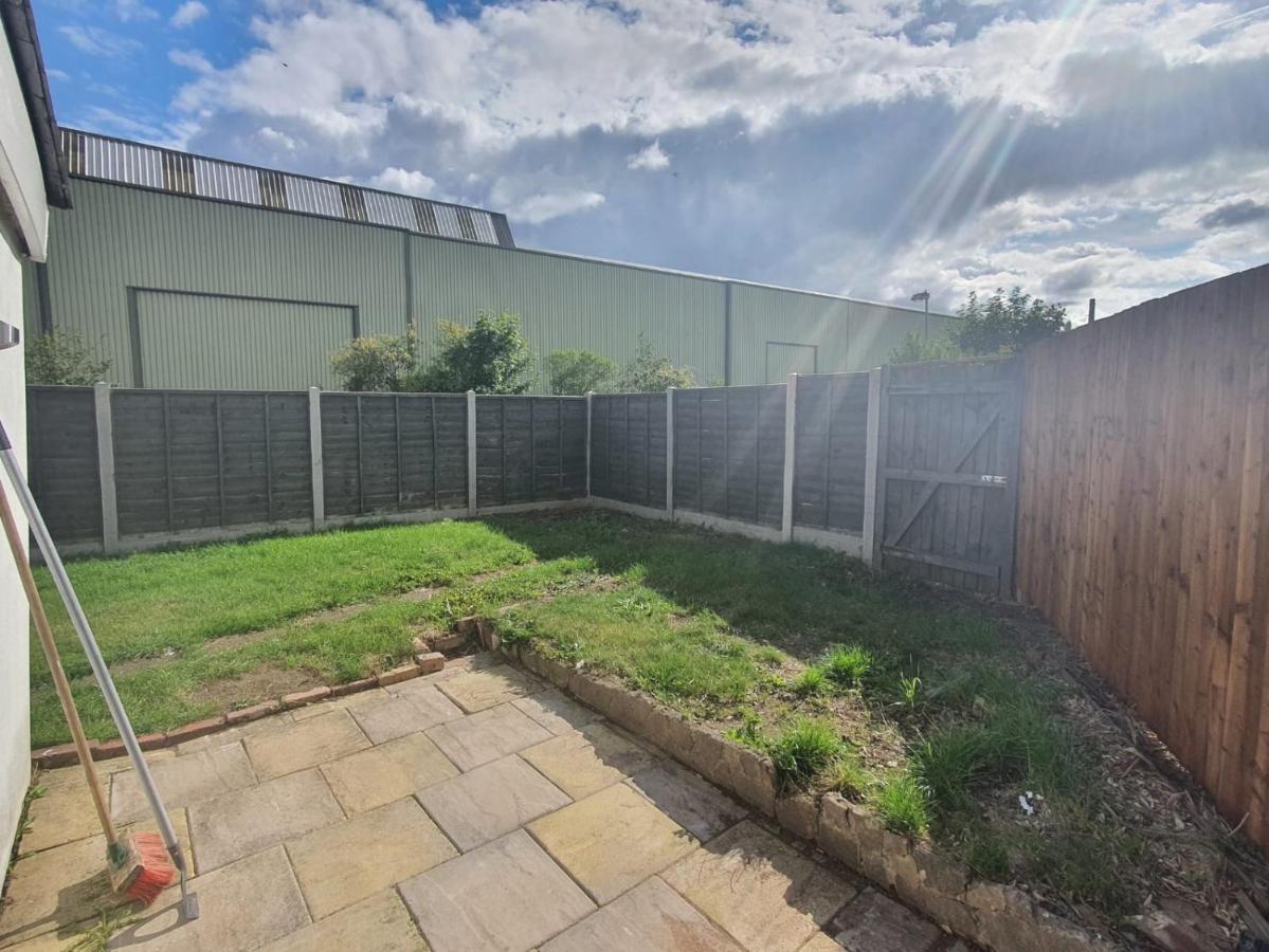 Stylish And Homey 3 Bedroom House With Free Parking & Wi-Fi Minworth Exterior foto
